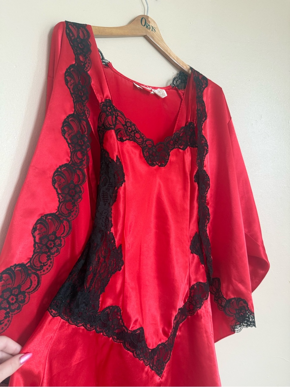Victoria’s Secret Vintage Valentine’s Day Rare Red Heart Set w/ Robe & Chemise - Picture 3 of 13
